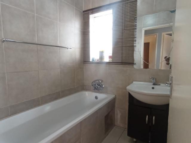 3 Bedroom House For Sale in Rosslyn