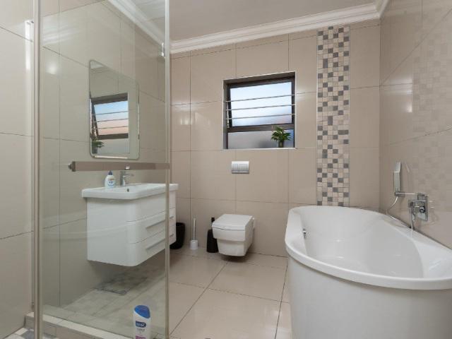 3 Bedroom House For Sale in Raceview