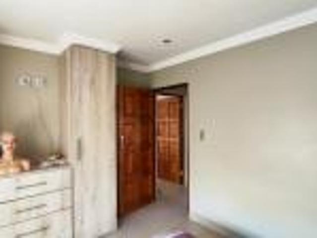 3 Bedroom House For Sale in Raceview