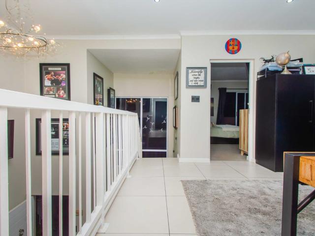 3 Bedroom House For Sale in Radiokop