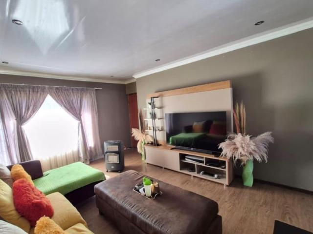 3 Bedroom House For Sale in Randpoort