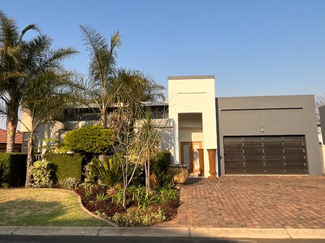 3 Bedroom House For Sale in Retire at Midstream