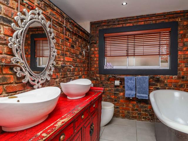 3 Bedroom House For Sale in Reebok