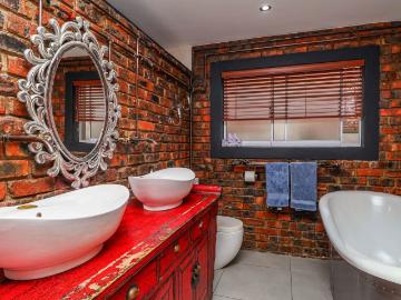 3 Bedroom House For Sale in Reebok
