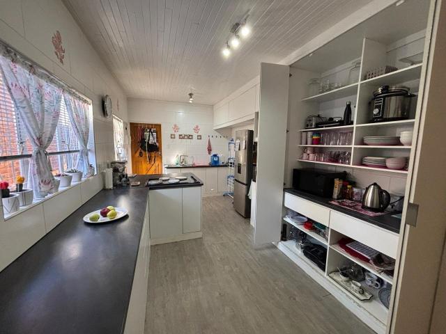 3 Bedroom House For Sale in Rhodesdene