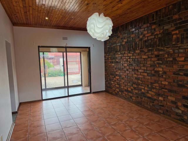 3 Bedroom House For Sale in Rhodesdene