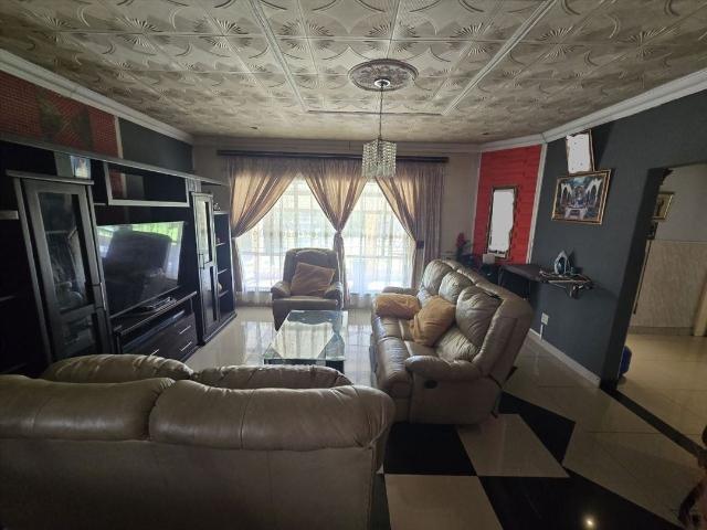 3 Bedroom House For Sale in Rhodesfield