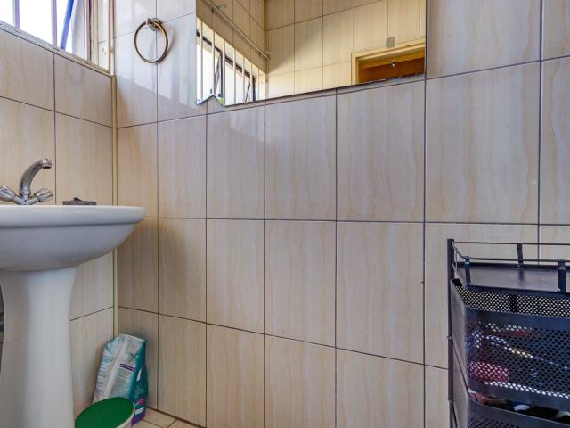 3 Bedroom House For Sale in Rhodesfield