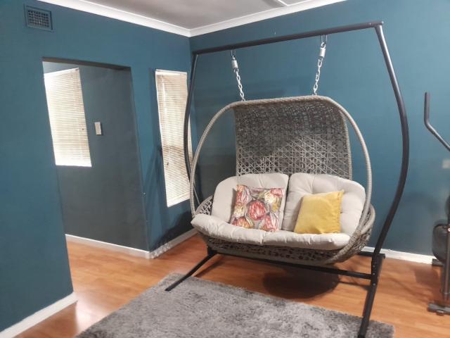 3 Bedroom House For Sale in Risecliff