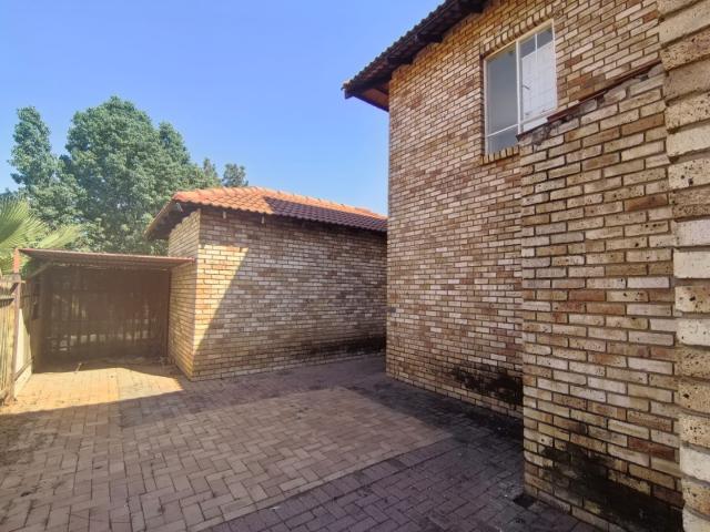 3 Bedroom House For Sale in Waterval East