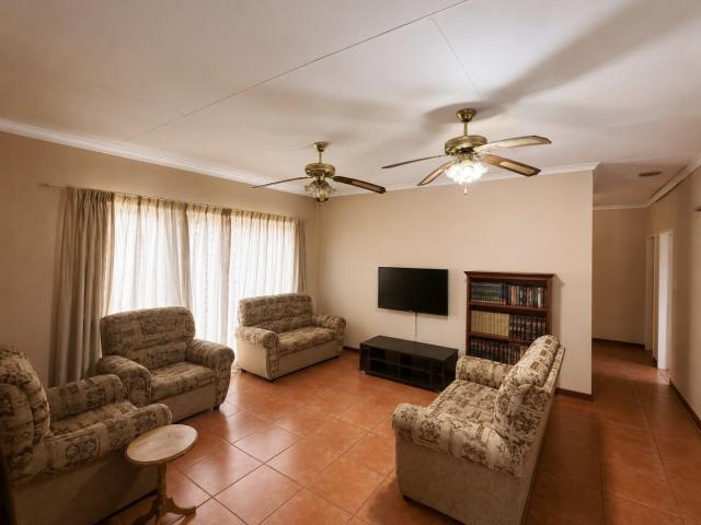 3 Bedroom House For Sale in Waterval East