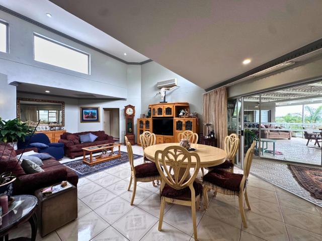 3 Bedroom House For Sale in Waterkloof