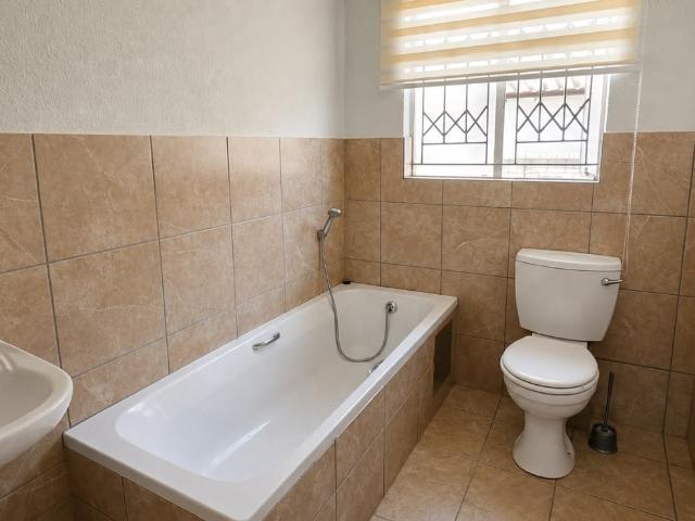 3 Bedroom House For Sale in Waterkloof AH