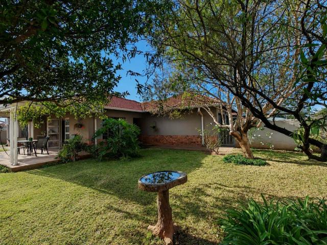 3 Bedroom House For Sale in Waterkloof East