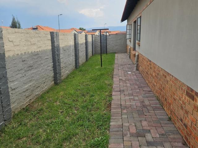 3 Bedroom House For Sale in Waterkloof East