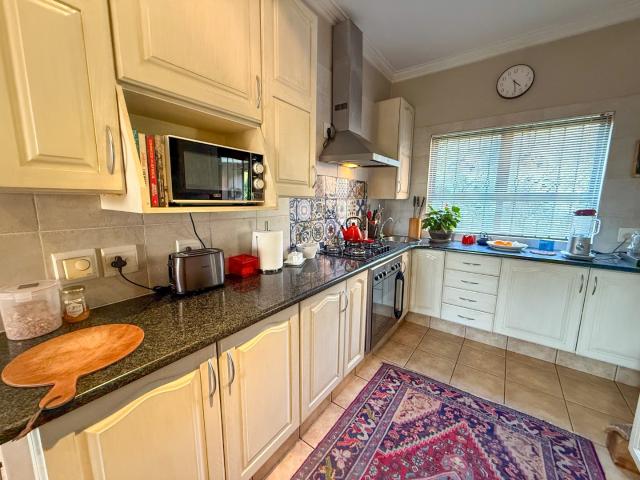 3 Bedroom House For Sale in Waterkloof Ridge