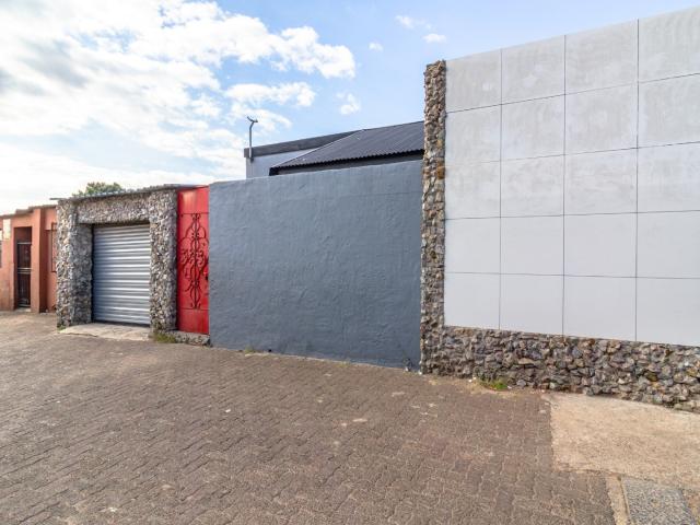 3 Bedroom House For Sale in Westbury