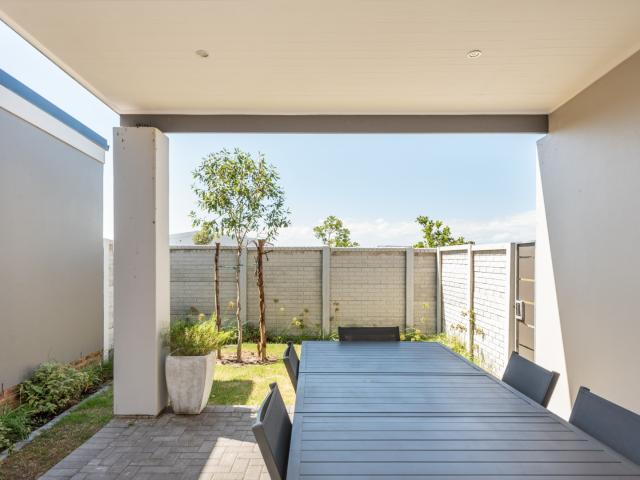 3 Bedroom House For Sale in Westbrook
