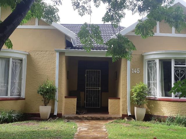 3 Bedroom House For Sale in Westdene