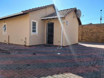3 Bedroom House For Sale in Witpoortjie