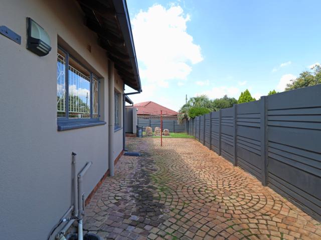 3 Bedroom House For Sale in Witpoortjie