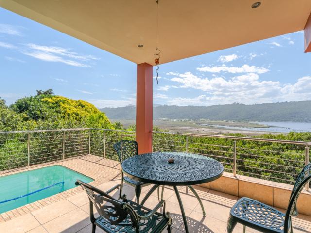 3 Bedroom House For Sale in Wilderness Central
