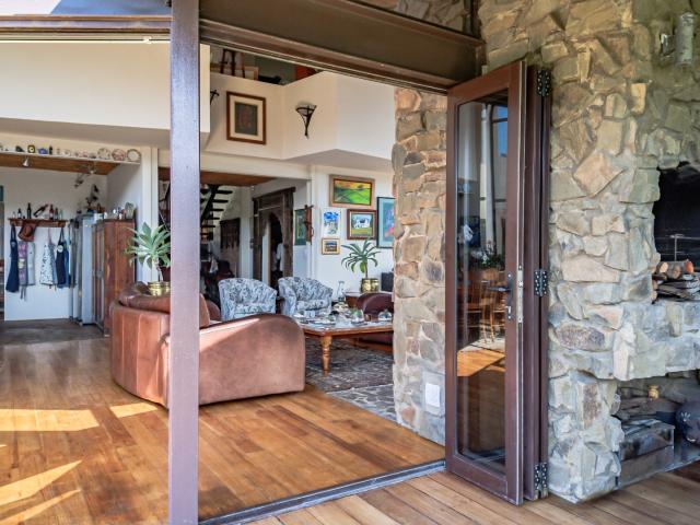 3 Bedroom House For Sale in Wilderness Heights
