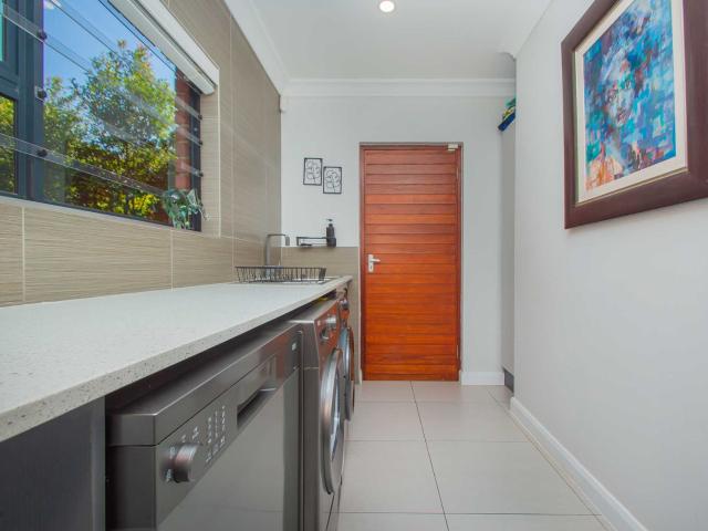 3 Bedroom House For Sale in Willowbrook