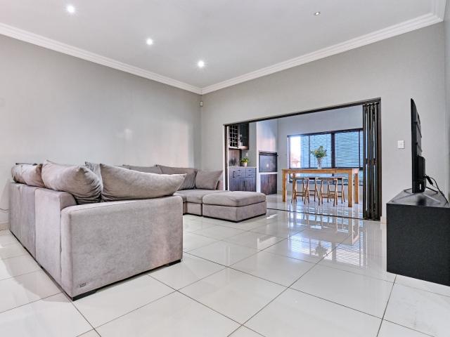 3 Bedroom House For Sale in Willowbrook