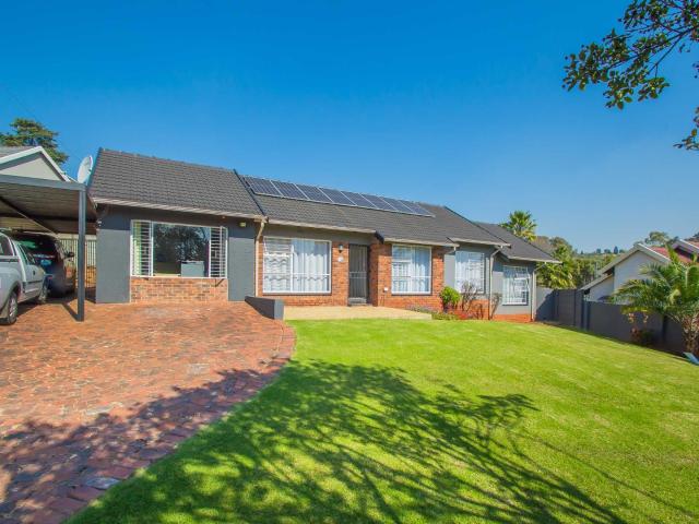3 Bedroom House For Sale in Wilro Park