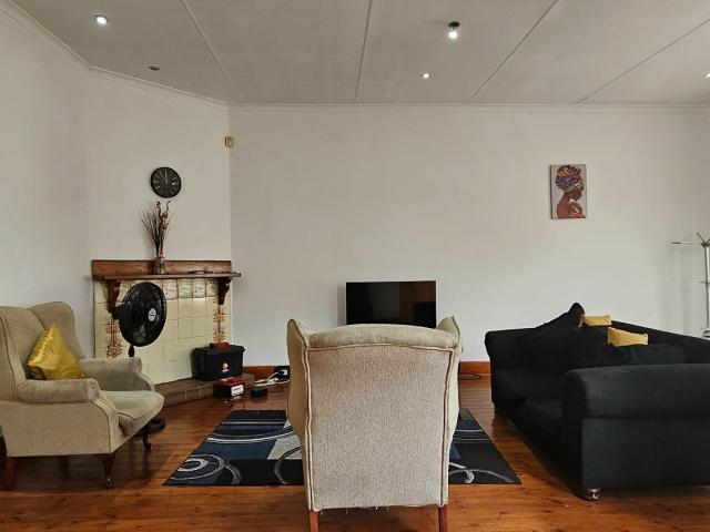 3 Bedroom House For Sale in Townsview