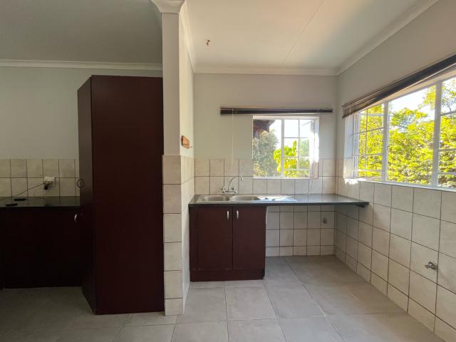 3 Bedroom House For Sale in Thatchfield Gardens