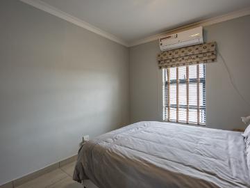 3 Bedroom House For Sale in Thatchfield Estate