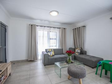 3 Bedroom House For Sale in Thatchfield Estate