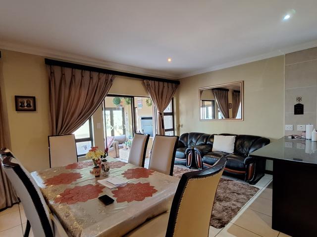 3 Bedroom House For Sale in Thatchfield Estate