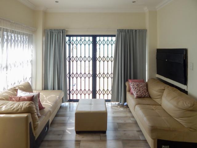 3 Bedroom House For Sale in Thatchfield Hills