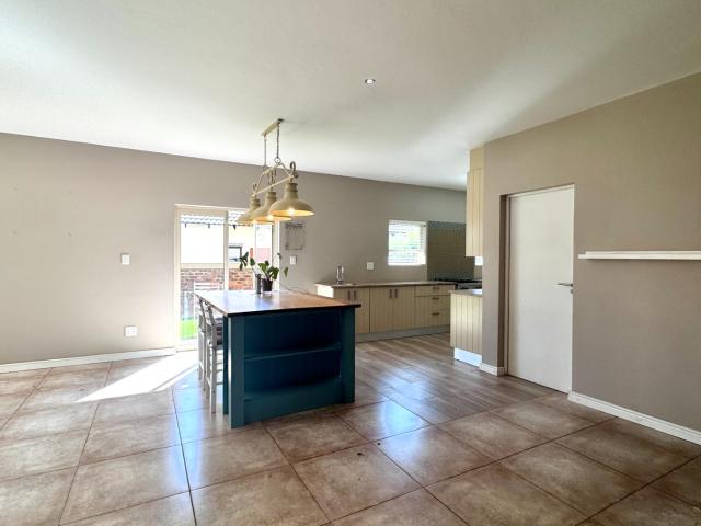 3 Bedroom House For Sale in The Meadows