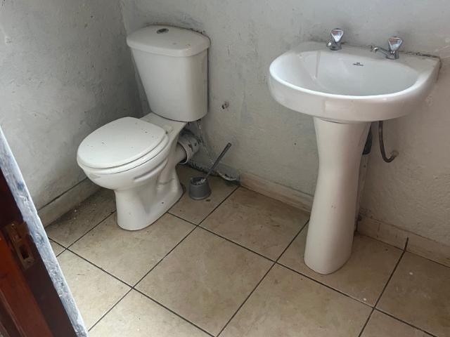 3 Bedroom House For Sale in Theresapark