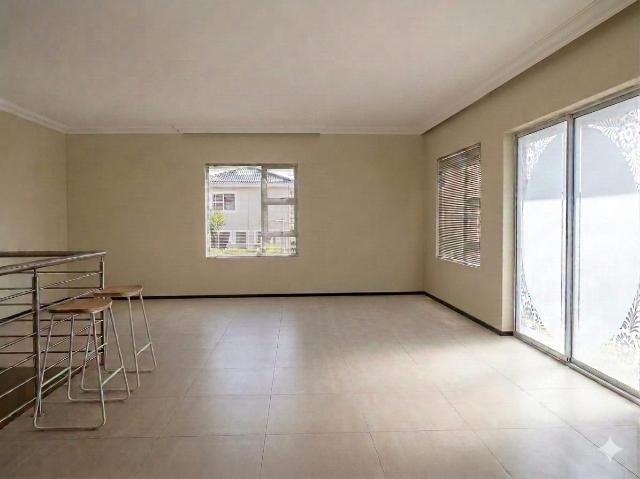 3 Bedroom House For Sale in Theresapark