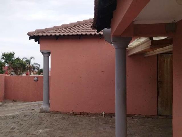 3 Bedroom House For Sale in Tlhabane West