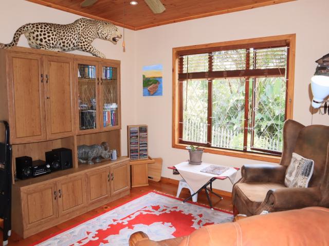 3 Bedroom House For Sale in Trafalgar
