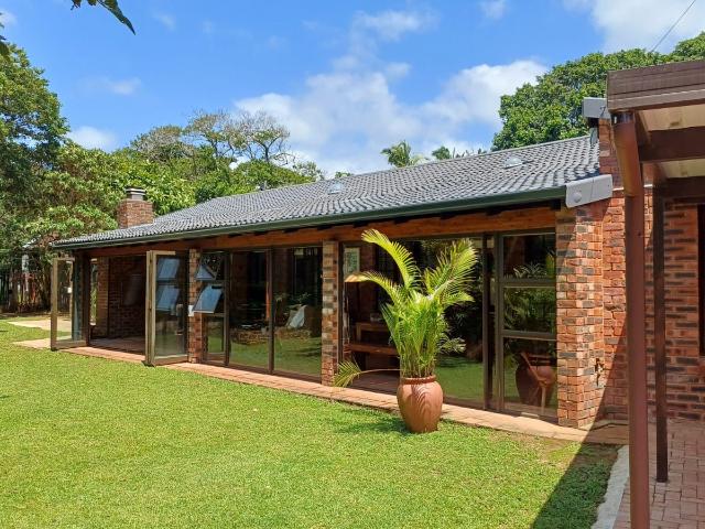 3 Bedroom House For Sale in Trafalgar