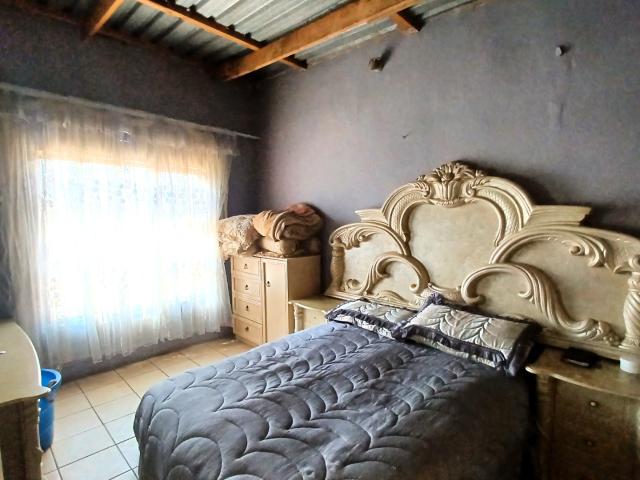3 Bedroom House For Sale in Tsakane Ext 8