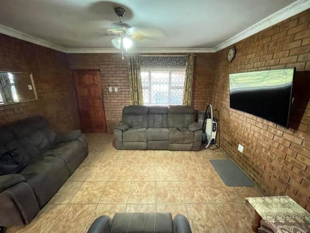 3 Bedroom House For Sale in Umzinto