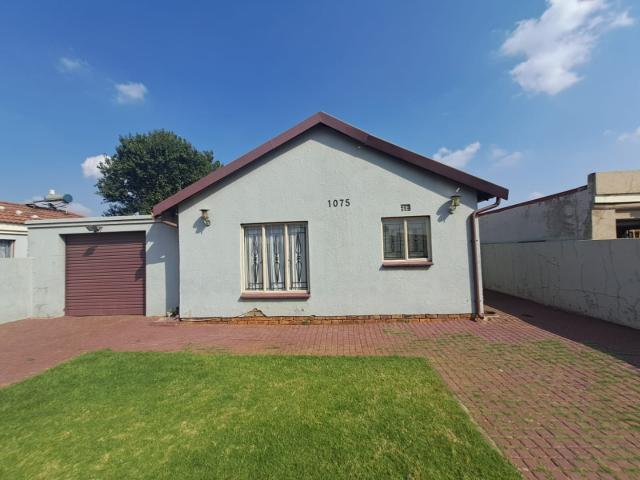 3 Bedroom House For Sale in Vosloorus Ext 5