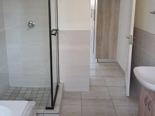 3 Bedroom House For Sale in Vaalpark