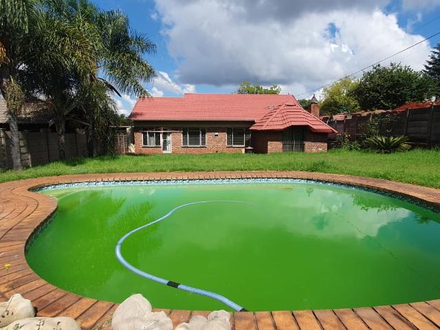 3 Bedroom House For Sale in Valhalla