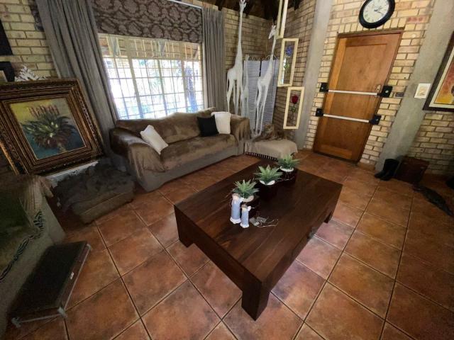 3 Bedroom House For Sale in Van Der Hoff Park