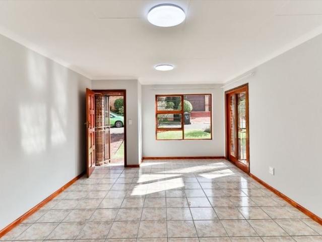 3 Bedroom House For Sale in Van Riebeeck Park
