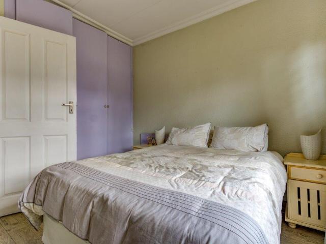 3 Bedroom House For Sale in Van Riebeeck Park
